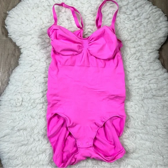 NEW Skims seamless sculpt brief bodysuit - Picture 2 of 11